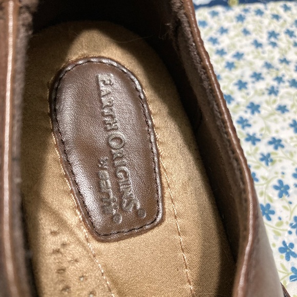 Earth Origins by Earth Leather Upper Buckle slip On Shoe Size 10 M - Picture 8 of 11